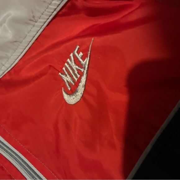 Vintage NIKE windbreaker - Picture 5 of 5